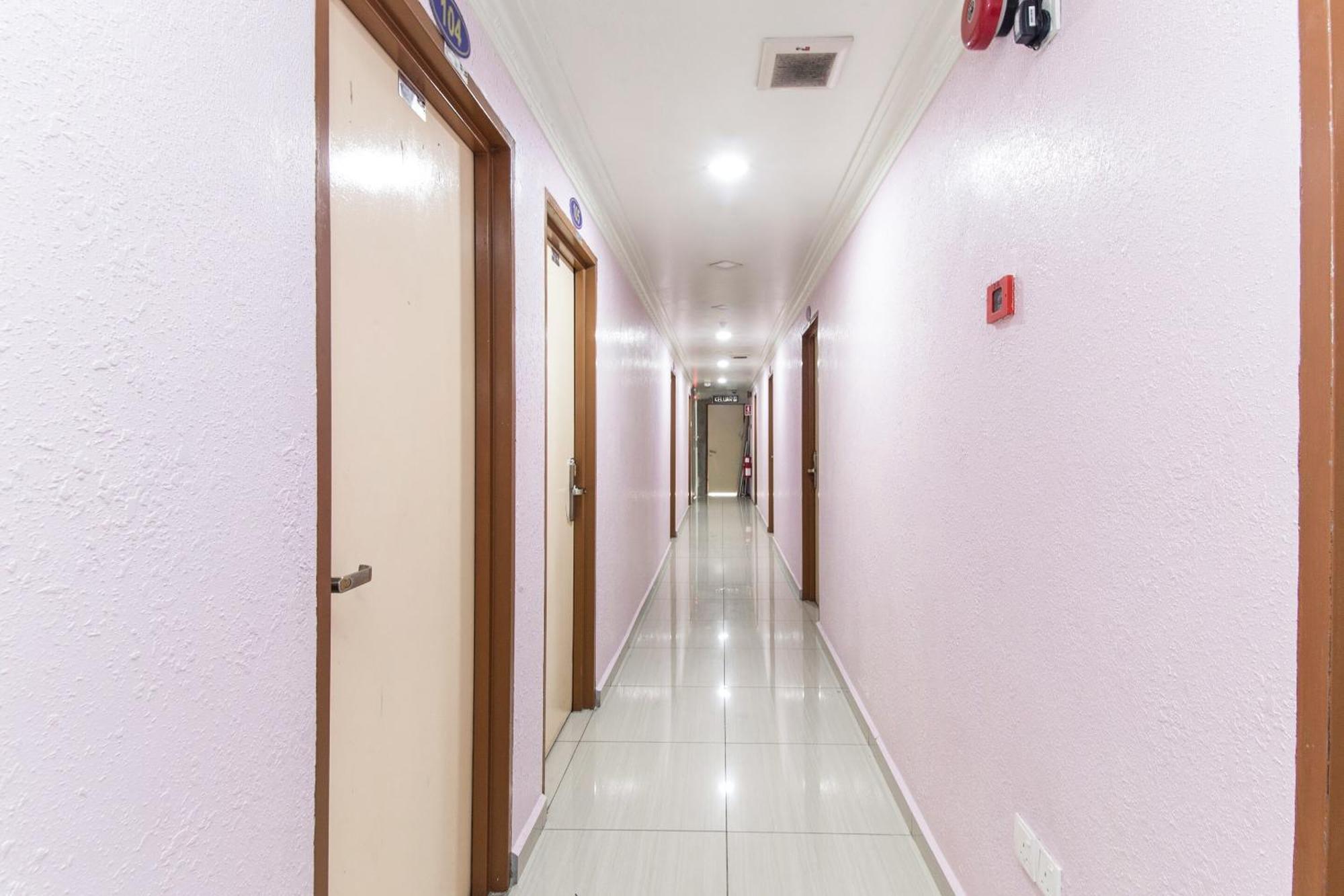 Super Oyo 258 Hotel Smc Alam Avenue Shah Alam Exterior photo